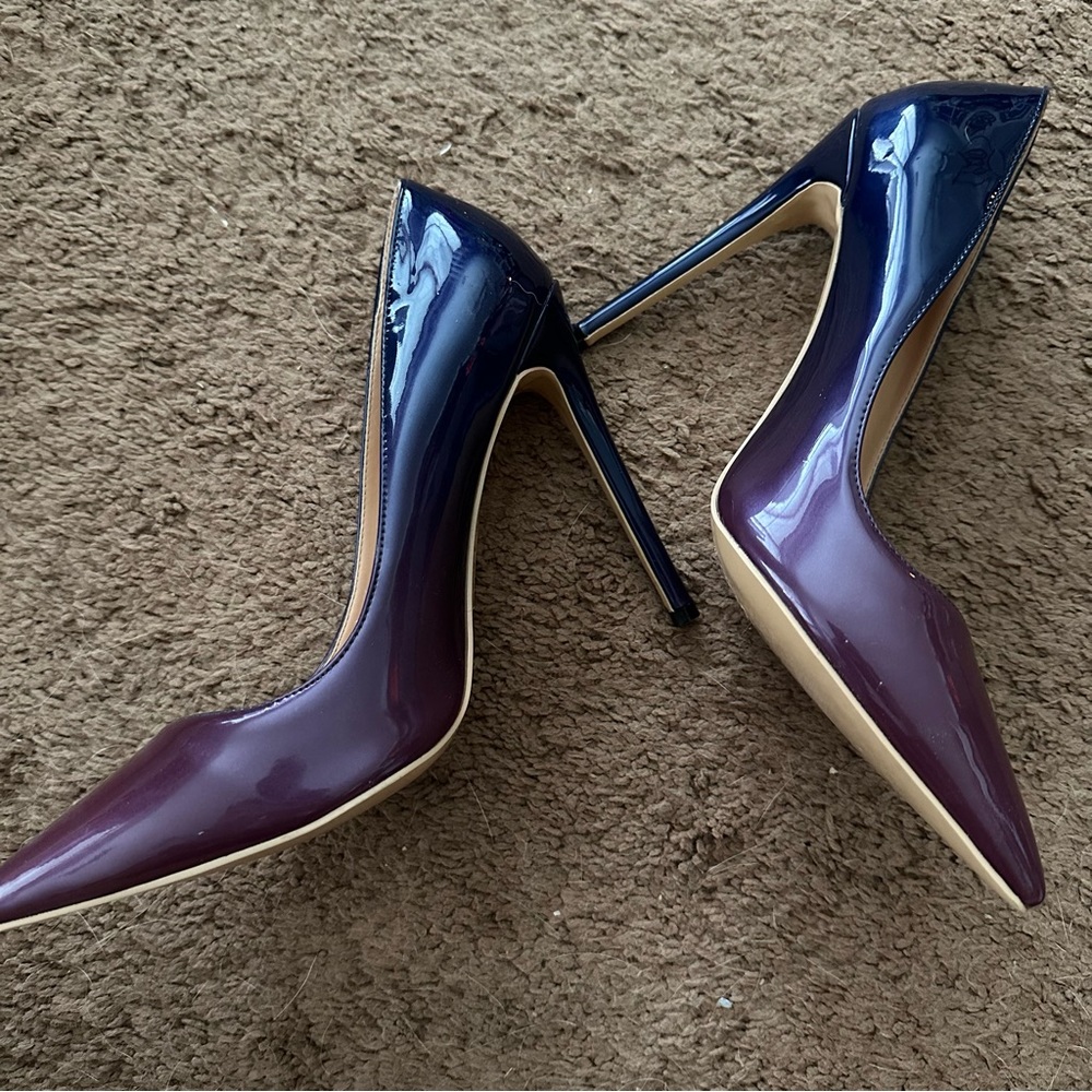Gradient stiletto pumps size 8